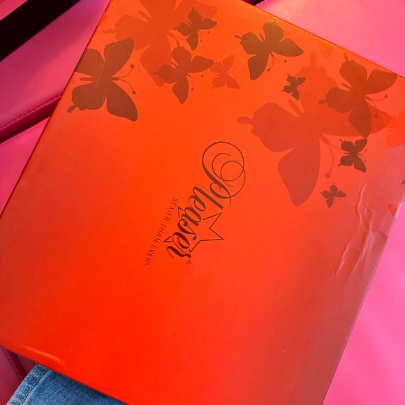 Pleasers fluffy - Picture 2 of 2